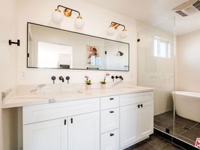 2331 S Cloverdale Avenue, Los Angeles CA 90016