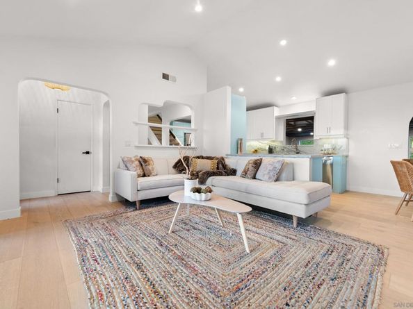 3306 Donna Dr, Carlsbad CA 92008