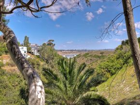 4242 Falcon St, San Diego CA 92103