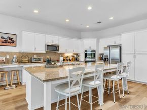 1949 Estancia Pl, Escondido CA 92029