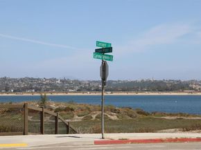 3833 Lamont St 2H, San Diego CA 92109