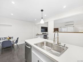 13788 Ruette Le Parc D, Del Mar CA 92014