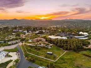 2624 Puebla Street, Escondido CA 92025