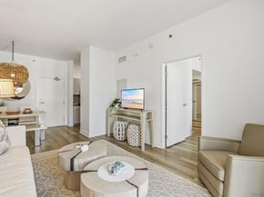 425 W Beech 1607, San Diego CA 92101