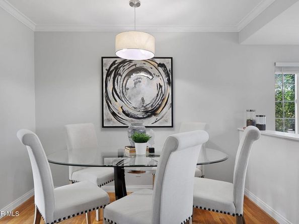 18020 Collins Street, Encino CA 91316