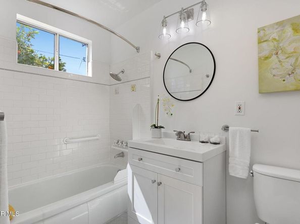 18020 Collins Street, Encino CA 91316