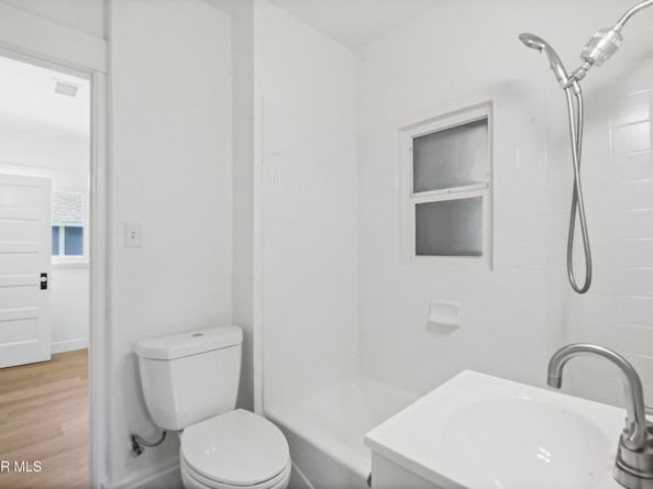 1657 Navarro Avenue, Pasadena CA 91103