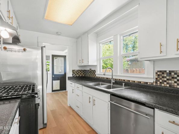 1657 Navarro Avenue, Pasadena CA 91103