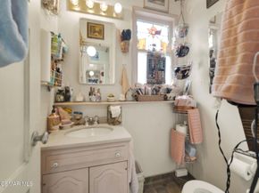 13422 Oxnard Street, Valley Glen CA 91401