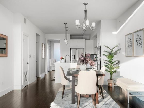 2612 W 12th ST 303, Austin TX 78703