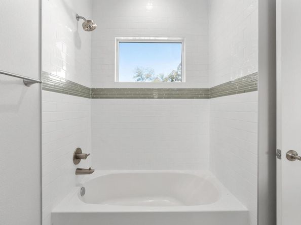 2209 Willow ST B, Austin TX 78702