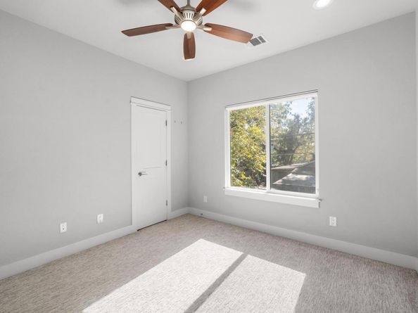 2209 Willow ST B, Austin TX 78702