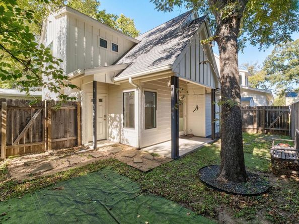 2209 Willow ST B, Austin TX 78702