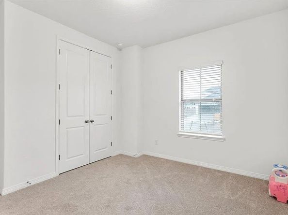 216 Hollister DR, Liberty Hill TX 78642