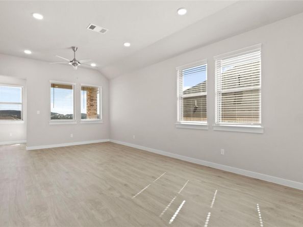8003 Shining Flor RUN, Lago Vista TX 78645