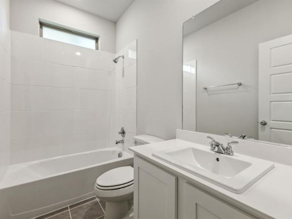 8003 Shining Flor RUN, Lago Vista TX 78645
