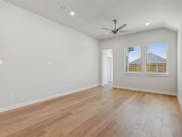 8003 Shining Flor RUN, Lago Vista TX 78645
