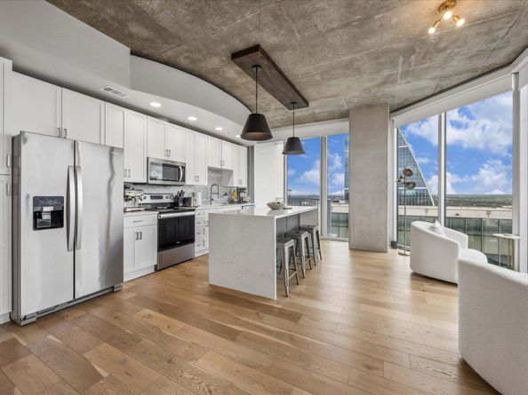 360 Nueces ST 3702, Austin TX 78701