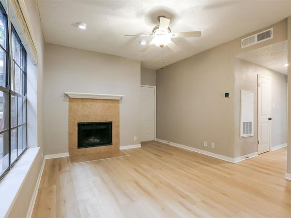 203 E 31st ST 104, Austin TX 78705