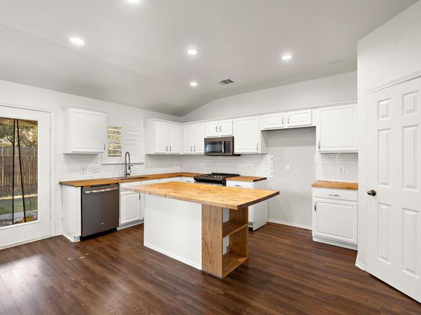 3211 Saint Genevieve DR, Leander TX 78641