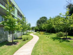4004 Banister LN 208, Austin TX 78704