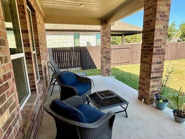 1725 Stinnett DR, Leander TX 78641