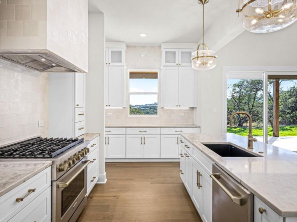 18333 Hidden Ridge PL, Leander TX 78645