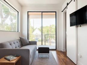 1103 E 12th ST, Austin TX 78702