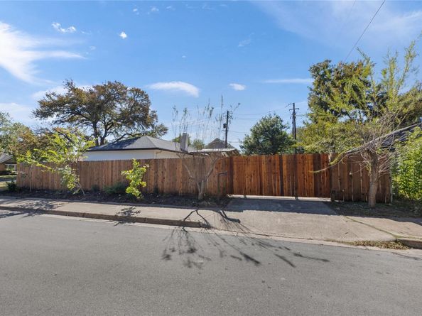 12814 Poquoson DR, Austin TX 78727