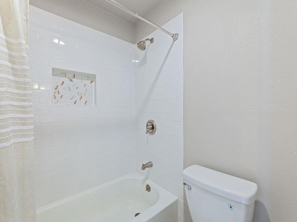 2106 Ponciana LOOP, Austin TX 78744