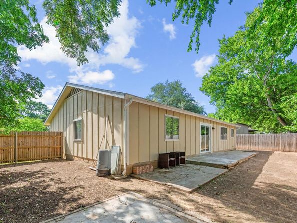 2106 Ponciana LOOP, Austin TX 78744