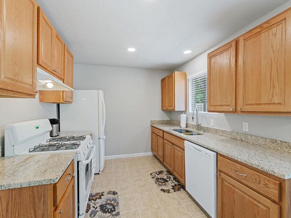 2106 Ponciana LOOP, Austin TX 78744