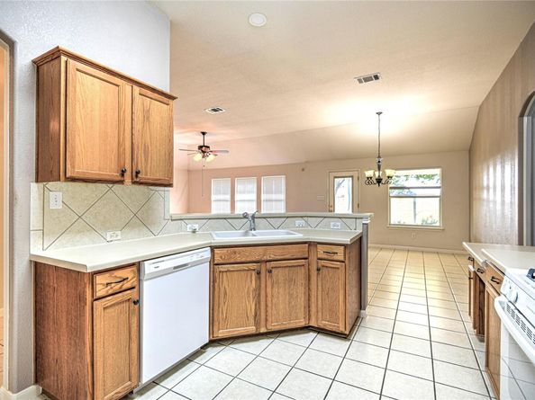 1900 Rutherford DR, Leander TX 78641