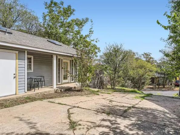 1202 Loma DR, Austin TX 78741
