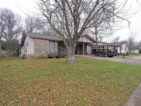 6305 Emerald Forest DR, Austin TX 78745