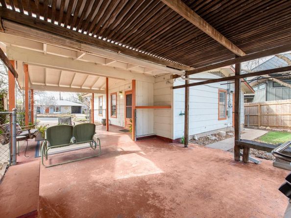 204 La Vista ST, Austin TX 78704