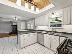 1406 Oakridge DR, Round Rock TX 78681