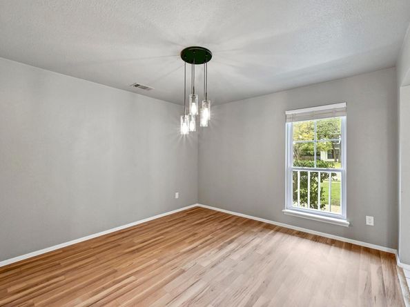 1406 Oakridge DR, Round Rock TX 78681