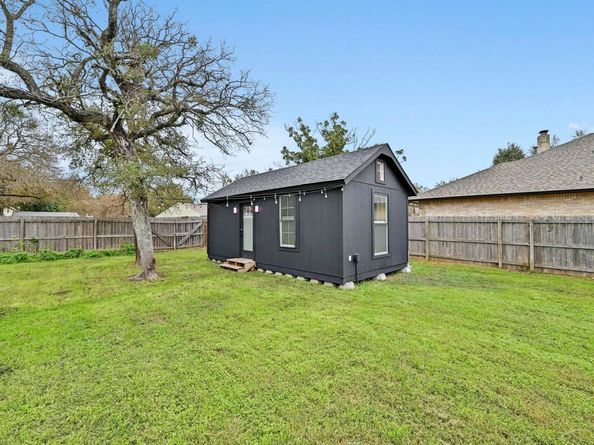 1406 Oakridge DR, Round Rock TX 78681