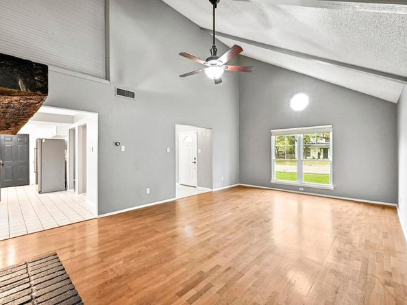 1406 Oakridge DR, Round Rock TX 78681