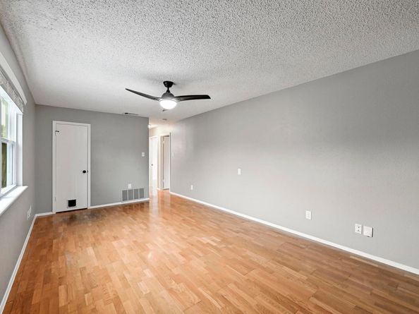 1406 Oakridge DR, Round Rock TX 78681