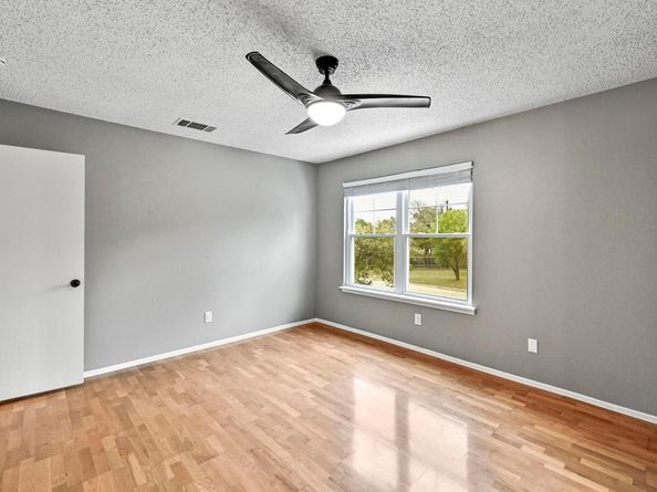 1406 Oakridge DR, Round Rock TX 78681