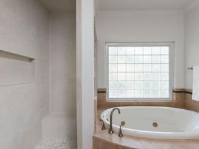 2308 W 9TH St B, Austin TX 78703