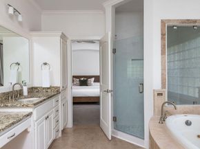 2308 W 9TH St B, Austin TX 78703
