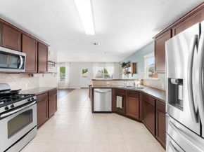 6735 Plains Crest DR, Del Valle TX 78617