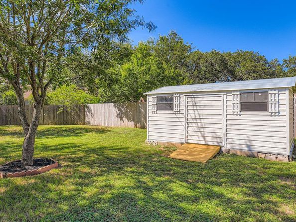 7409 Whistlestop DR, Austin TX 78749