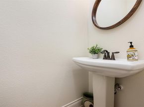 109 Limestone DR, Georgetown TX 78628