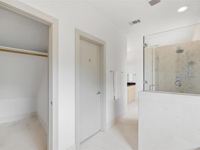 2608 Del Curto RD 3, Austin TX 78704