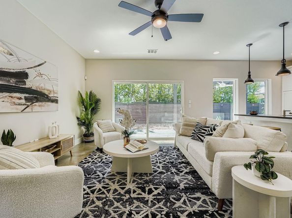 1410 E 2nd ST 2, Austin TX 78702