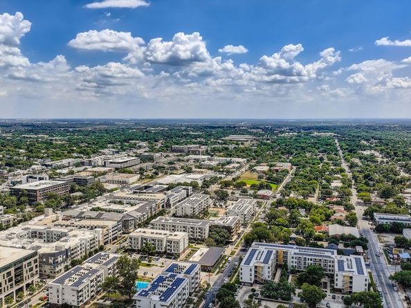 1410 E 2nd ST 2, Austin TX 78702